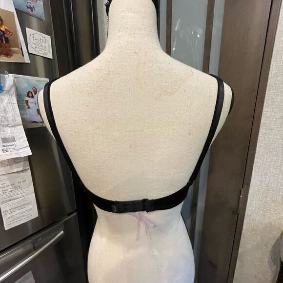 Victoria’s Secret Bra  - Picture 2 of 5